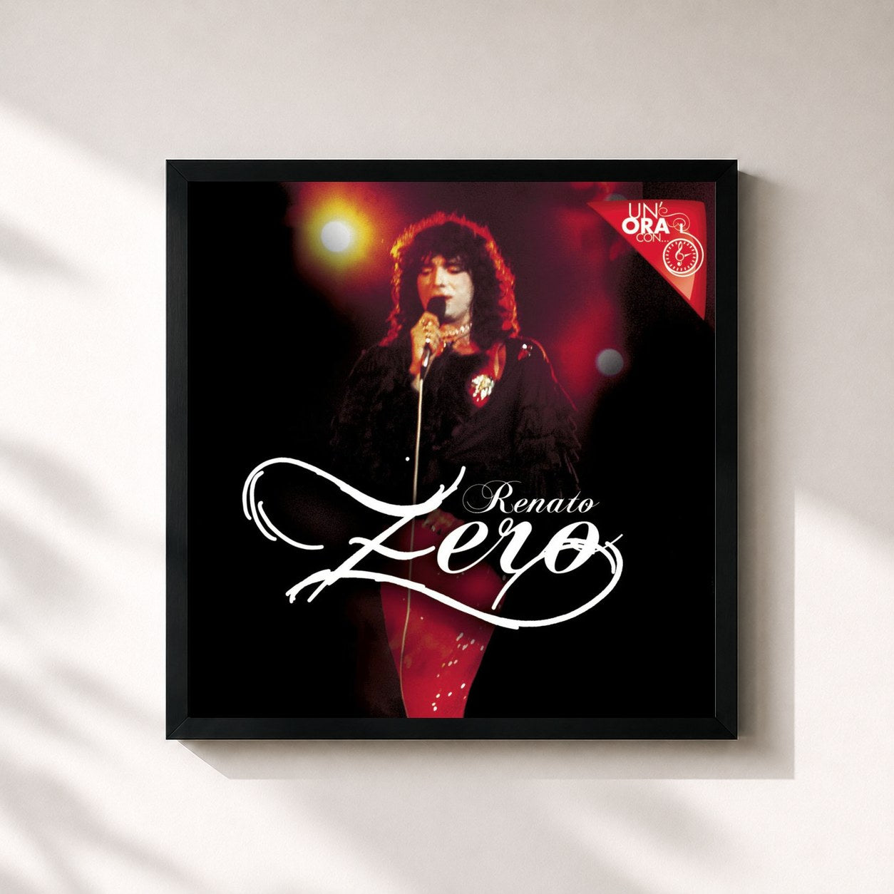 #noir Tableau carré de l'album Un' ora con... de Renato Zero, cadre noir 32x32 cm