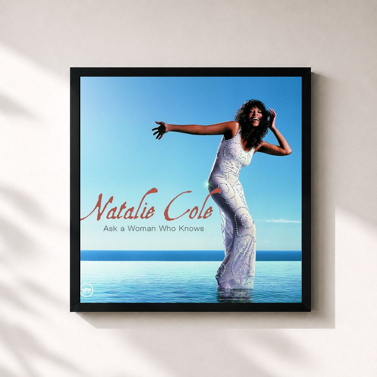 #noir Tableau carré de l'album Ask A Woman Who Knows de Natalie Cole, cadre noir 32x32 cm