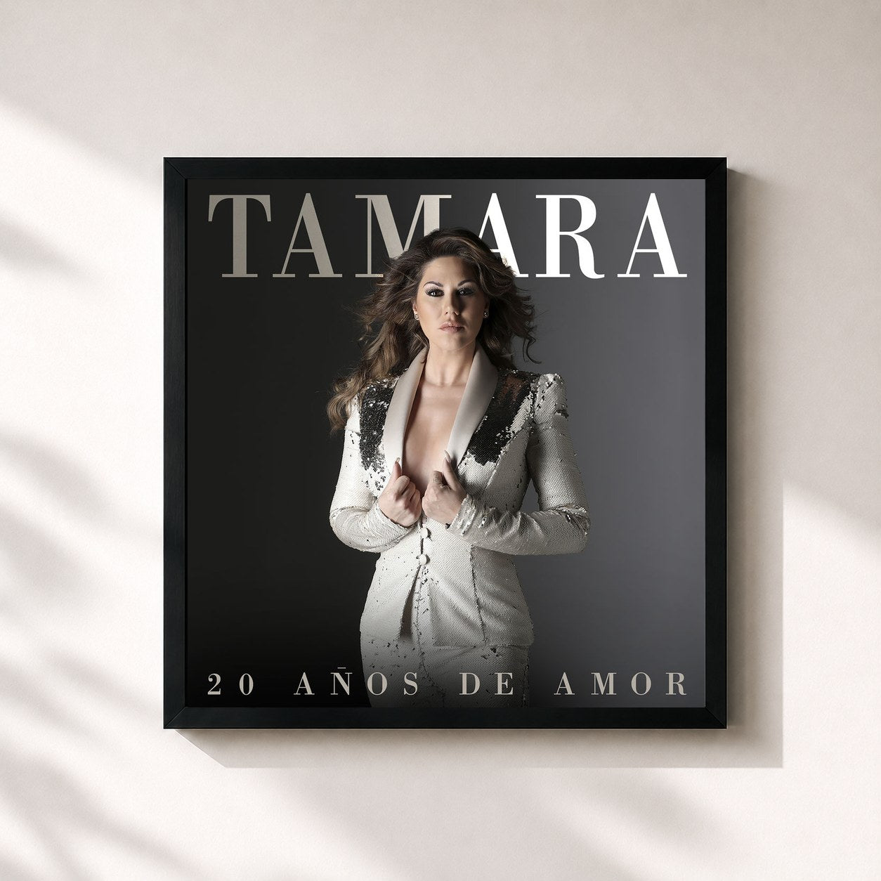 #noir Tableau carré de l'album 20 Años De Amor de Tamara, cadre noir 32x32 cm