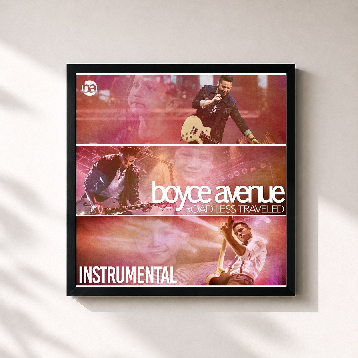 #noir Tableau carré de l'album Road Less Traveled (Instrumental) de Boyce Avenue, cadre noir 32x32 cm