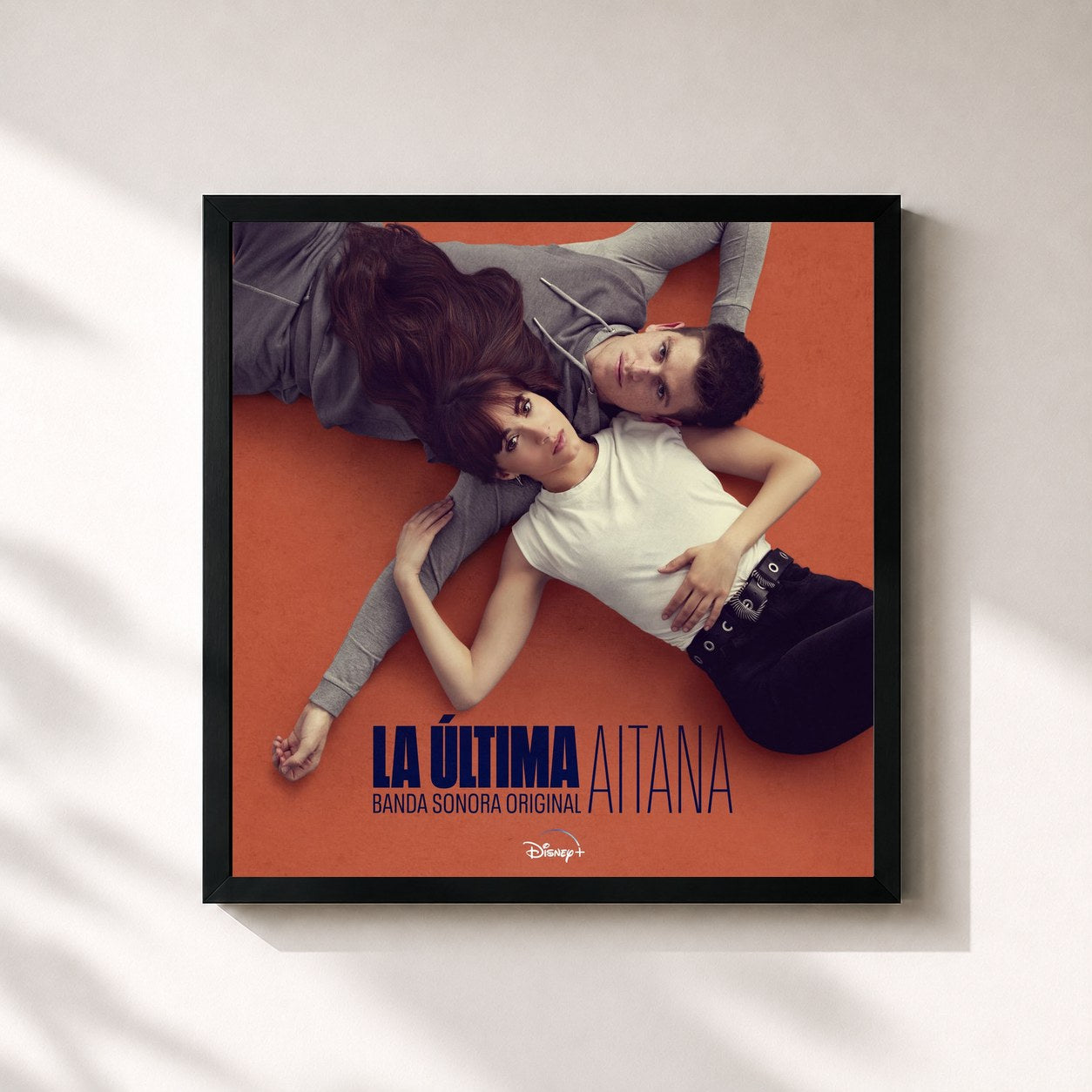 #noir Tableau carré de l'album La Última (Banda Sonora Original) de Aitana, cadre noir 32x32 cm