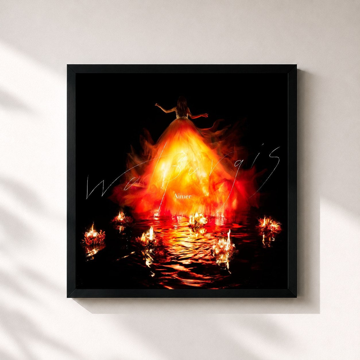 #noir Tableau carré de l'album Walpurgis de Aimer, cadre noir 32x32 cm