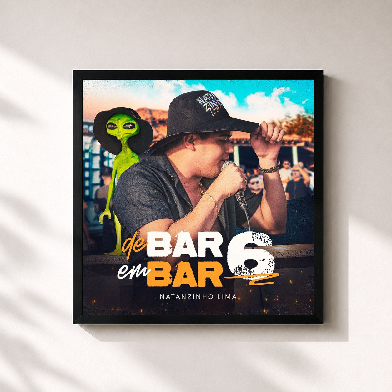 #noir Tableau carré de l'album De Bar em Bar 6 de Natanzinho Lima, cadre noir 32x32 cm