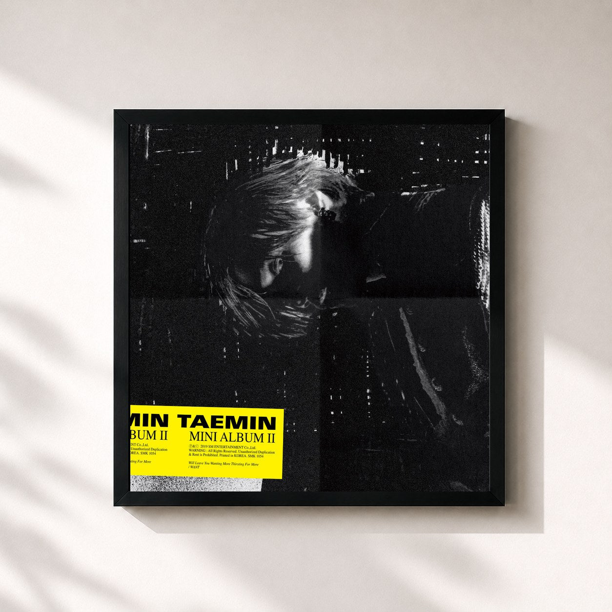 #noir Tableau carré de l'album WANT - The 2nd Mini Album de TAEMIN, cadre noir 32x32 cm