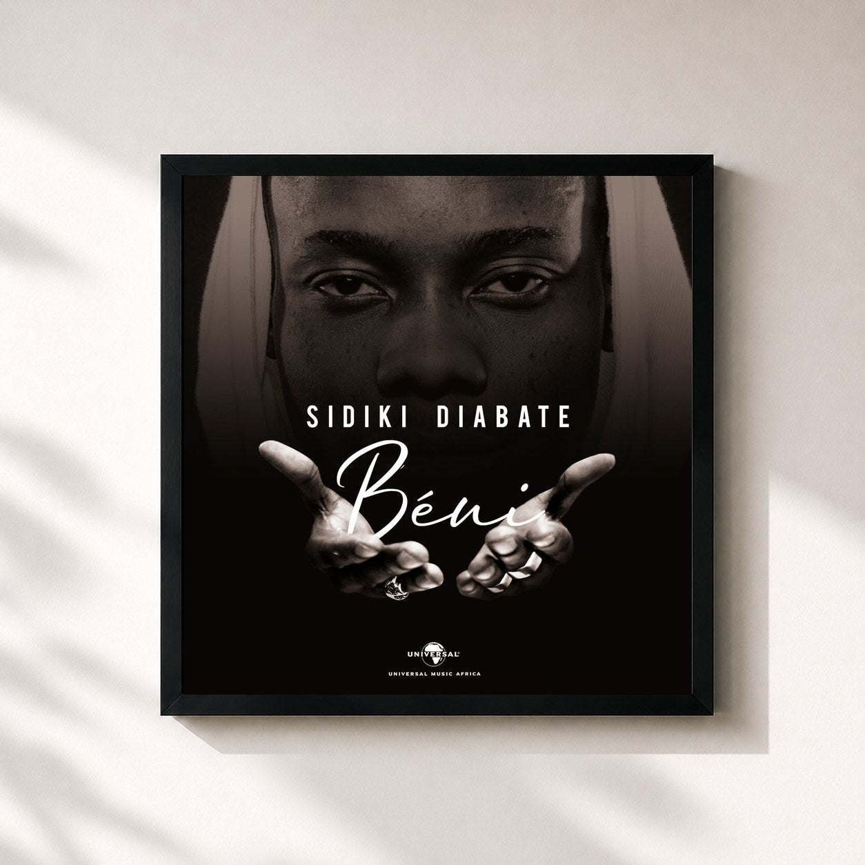 #noir Tableau carré de l'album Béni de Sidiki Diabaté, cadre noir 32x32 cm