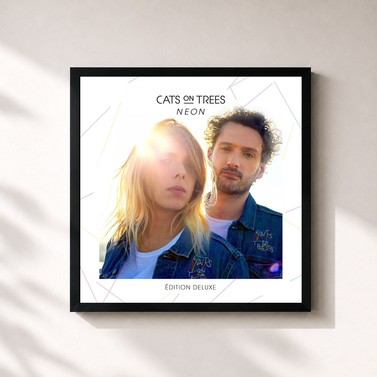 #noir Tableau carré de l'album Neon (Edition Deluxe) de Cats On Trees, cadre noir 32x32 cm