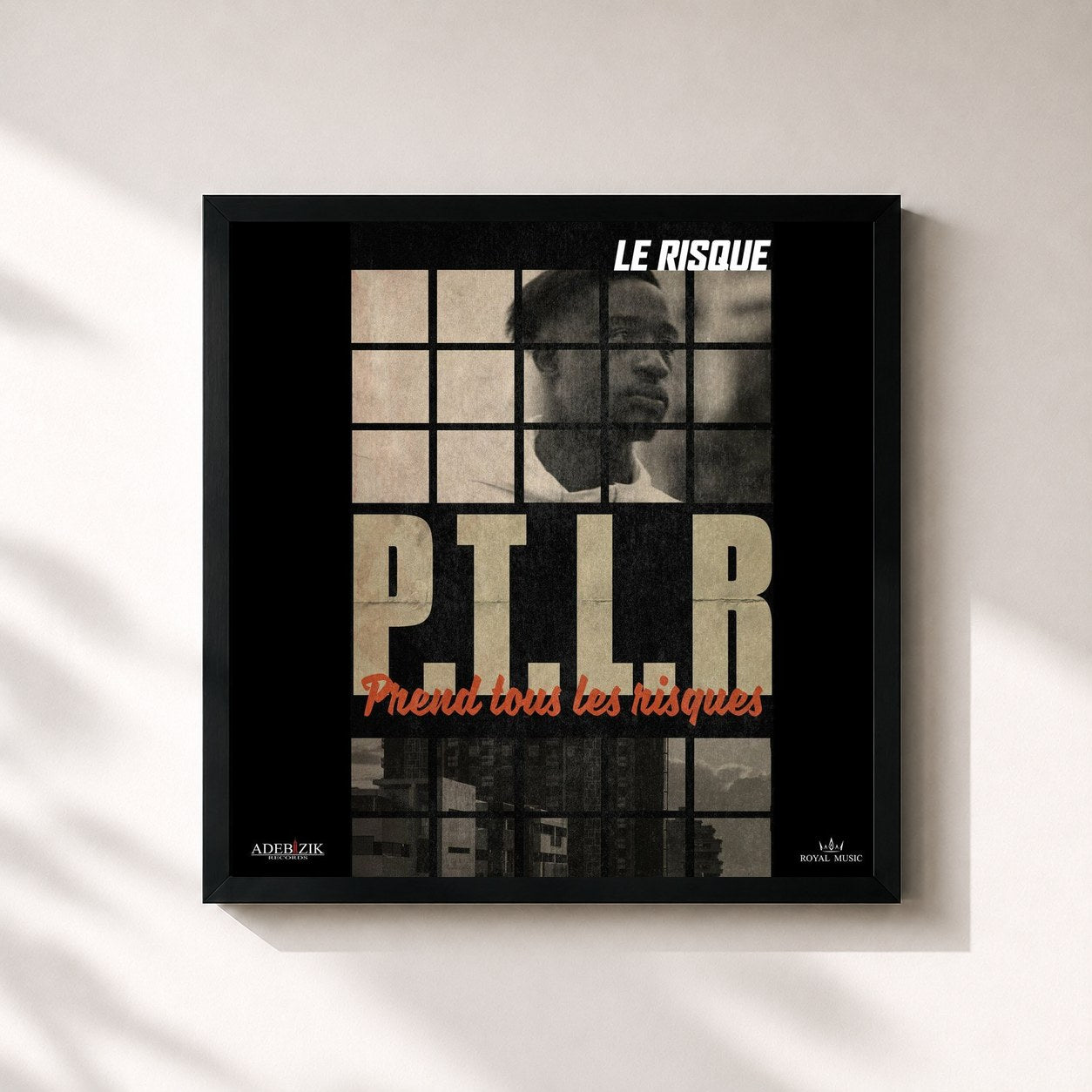 #noir Tableau carré de l'album Prend Tous Les Risques de LE RISQUE, cadre noir 32x32 cm
