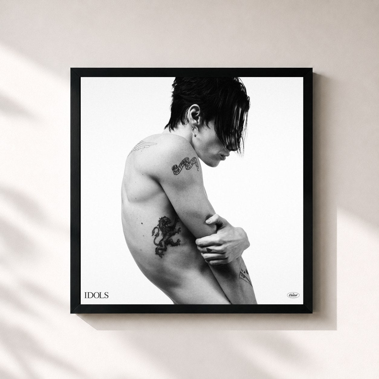 #noir Tableau carré de l'album Idols de YUNGBLUD, cadre noir 32x32 cm