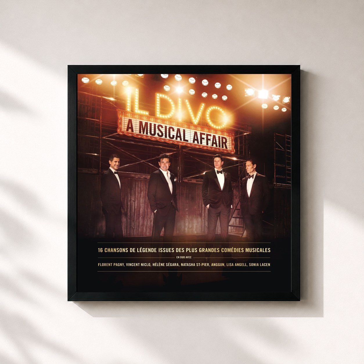 #noir Tableau carré de l'album A Musical Affair (French Version) de Il Divo, cadre noir 32x32 cm