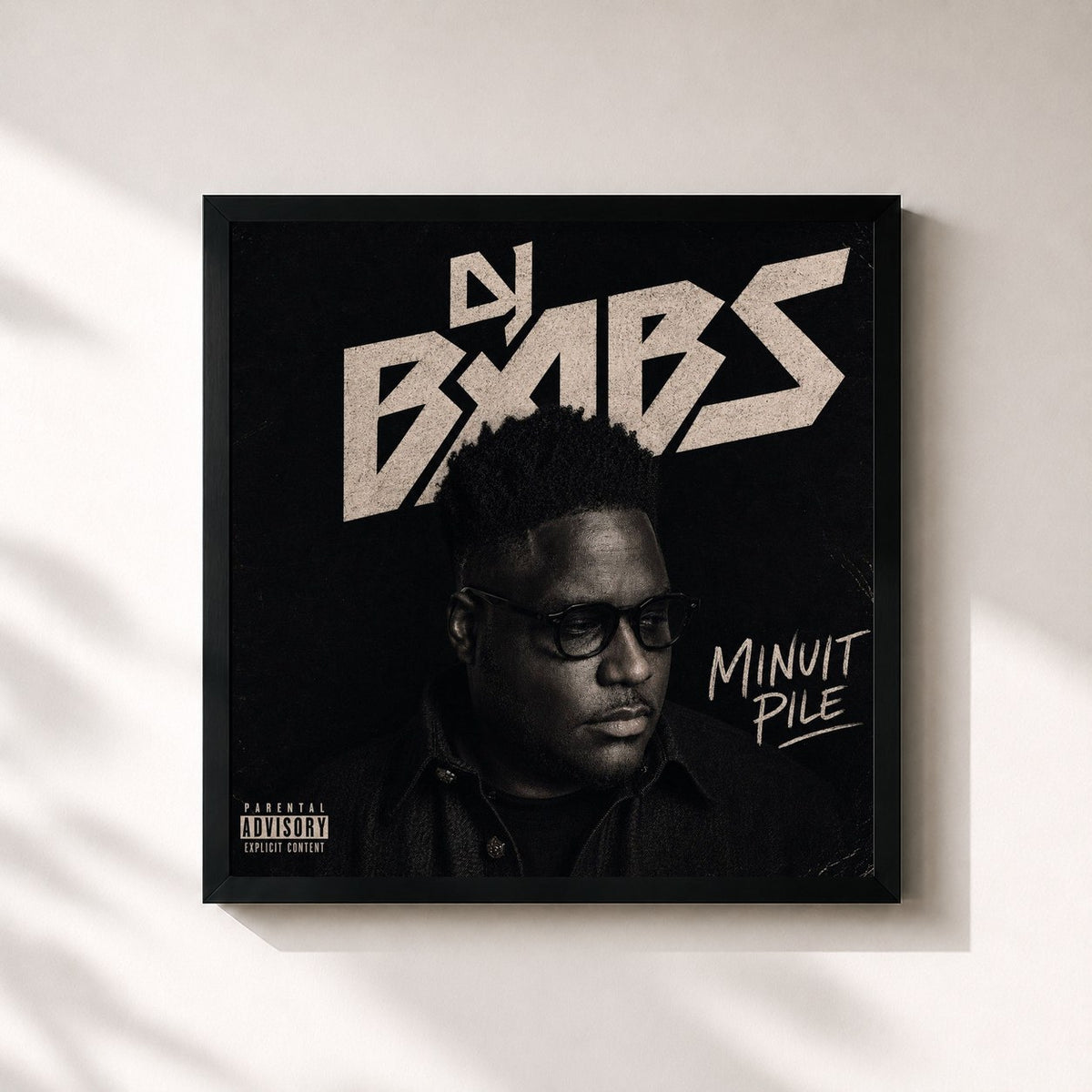 #noir Tableau carré de l'album MINUIT PILE de DJ Babs, cadre noir 32x32 cm
