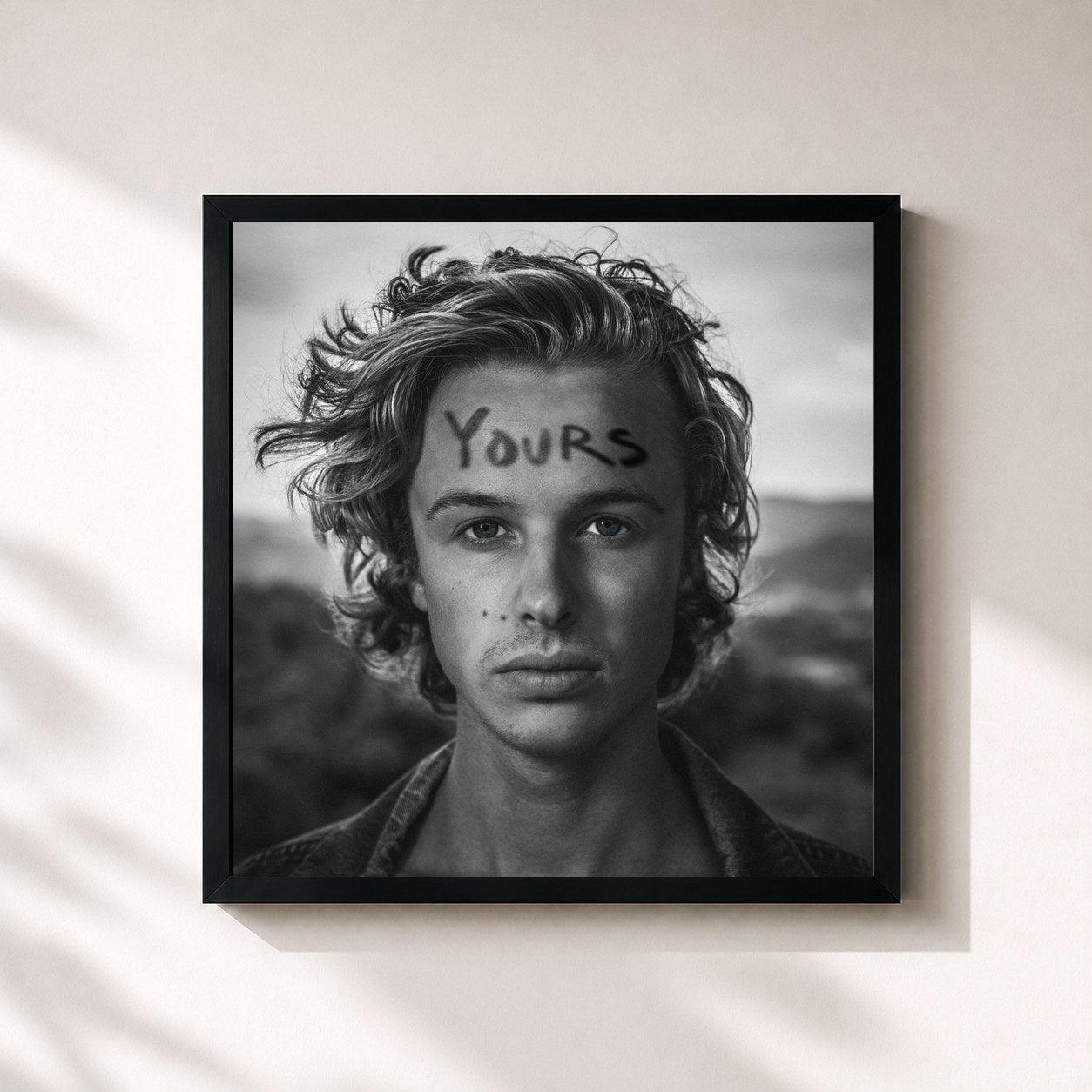 #noir Tableau carré de l'album Yours de Isak Danielson, cadre noir 32x32 cm