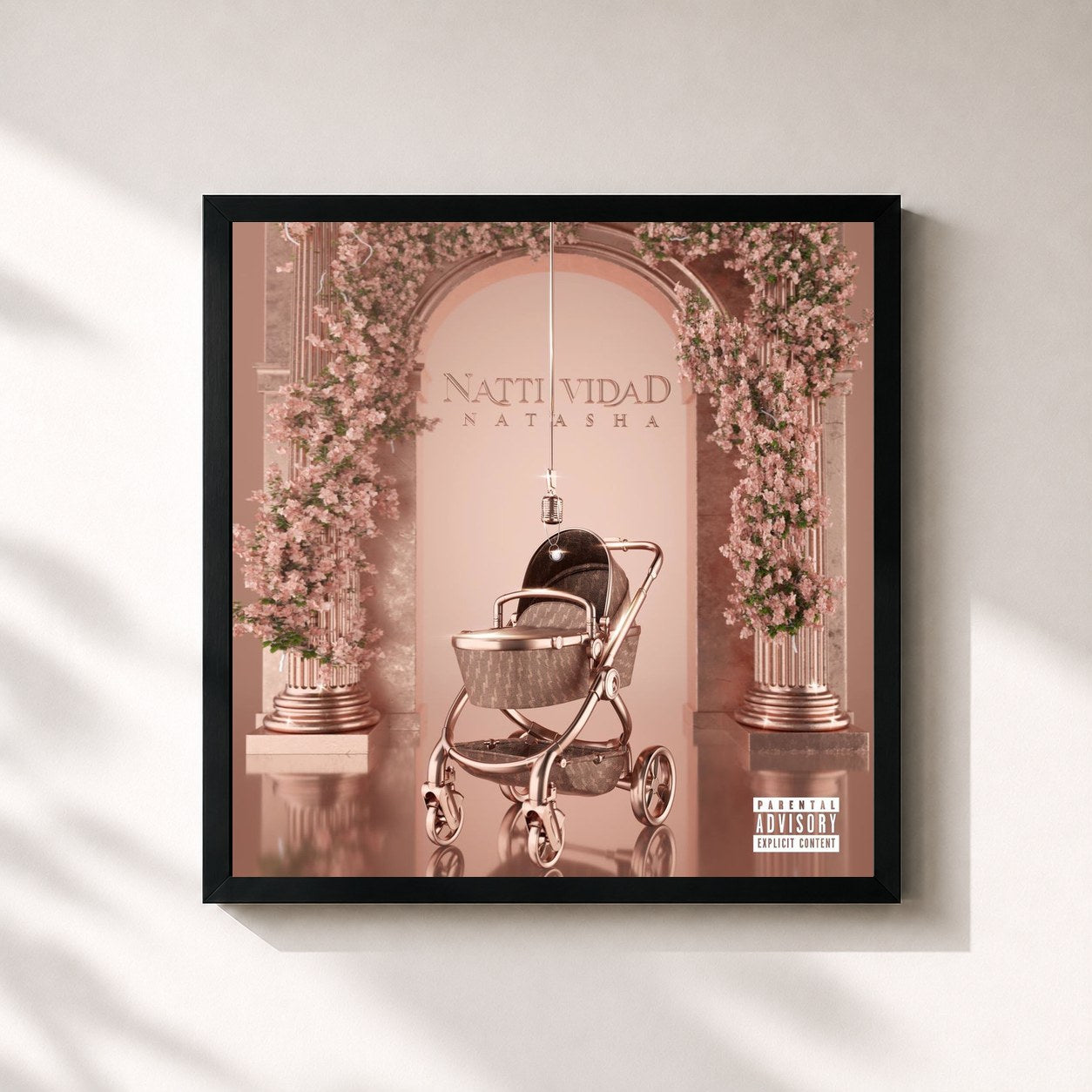#noir Tableau carré de l'album NATTIVIDAD de NATTI NATASHA   , cadre noir 32x32 cm