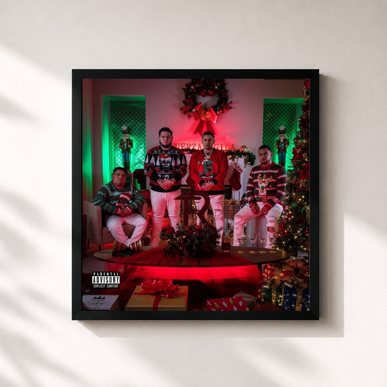 #noir Tableau carré de l'album Navidad Con La Regida de Fuerza Regida, cadre noir 32x32 cm