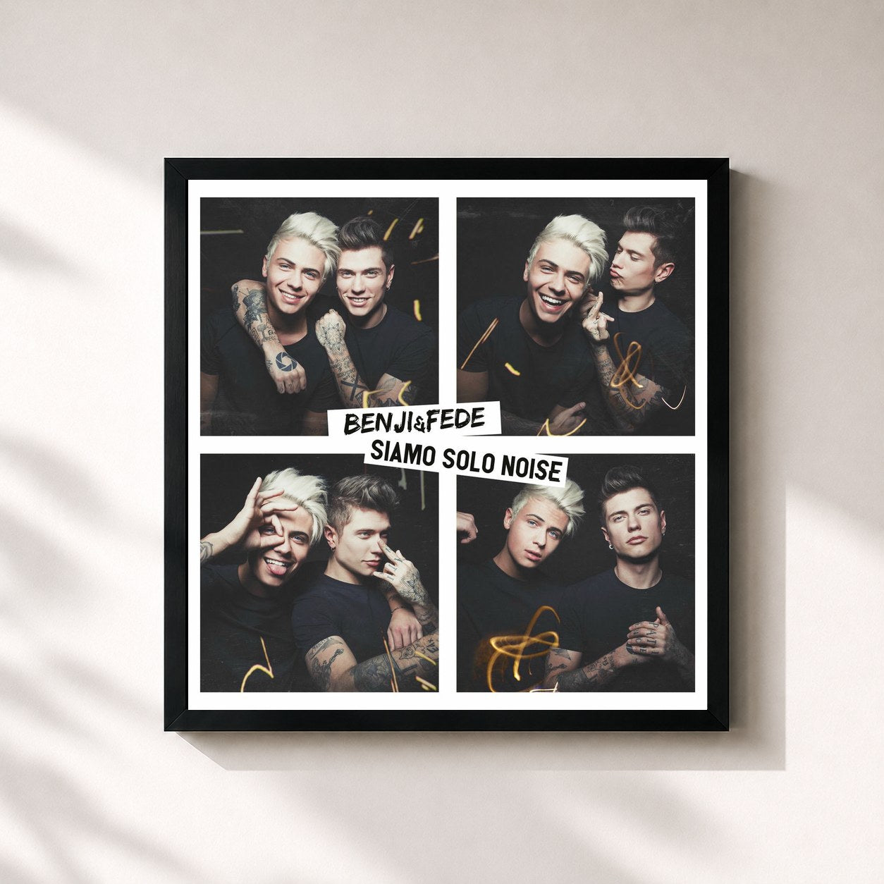 #noir Tableau carré de l'album Siamo solo noise de Benji & Fede, cadre noir 32x32 cm