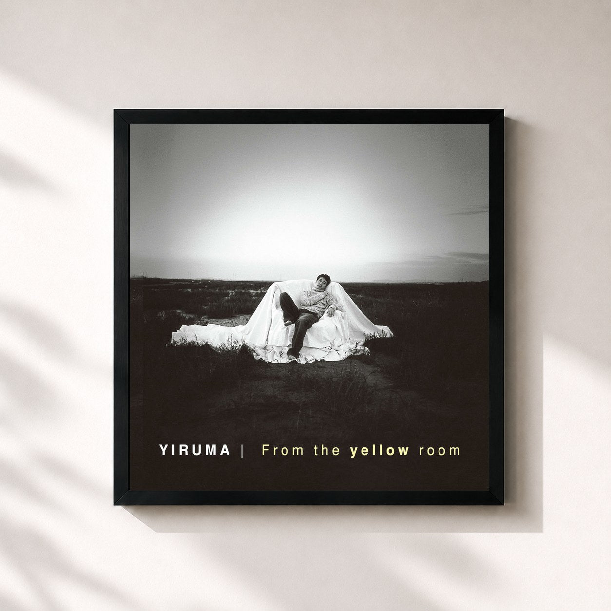 #noir Tableau carré de l'album From The Yellow Room (The Original & the Very First Recording) de Yiruma, cadre noir 32x32 cm