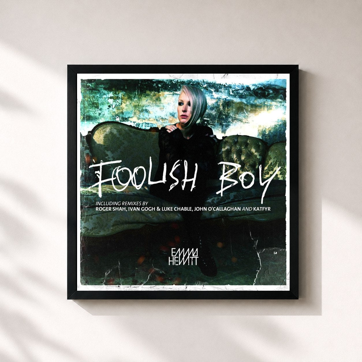 #noir Tableau carré de l'album Foolish Boy de Emma Hewitt, cadre noir 32x32 cm