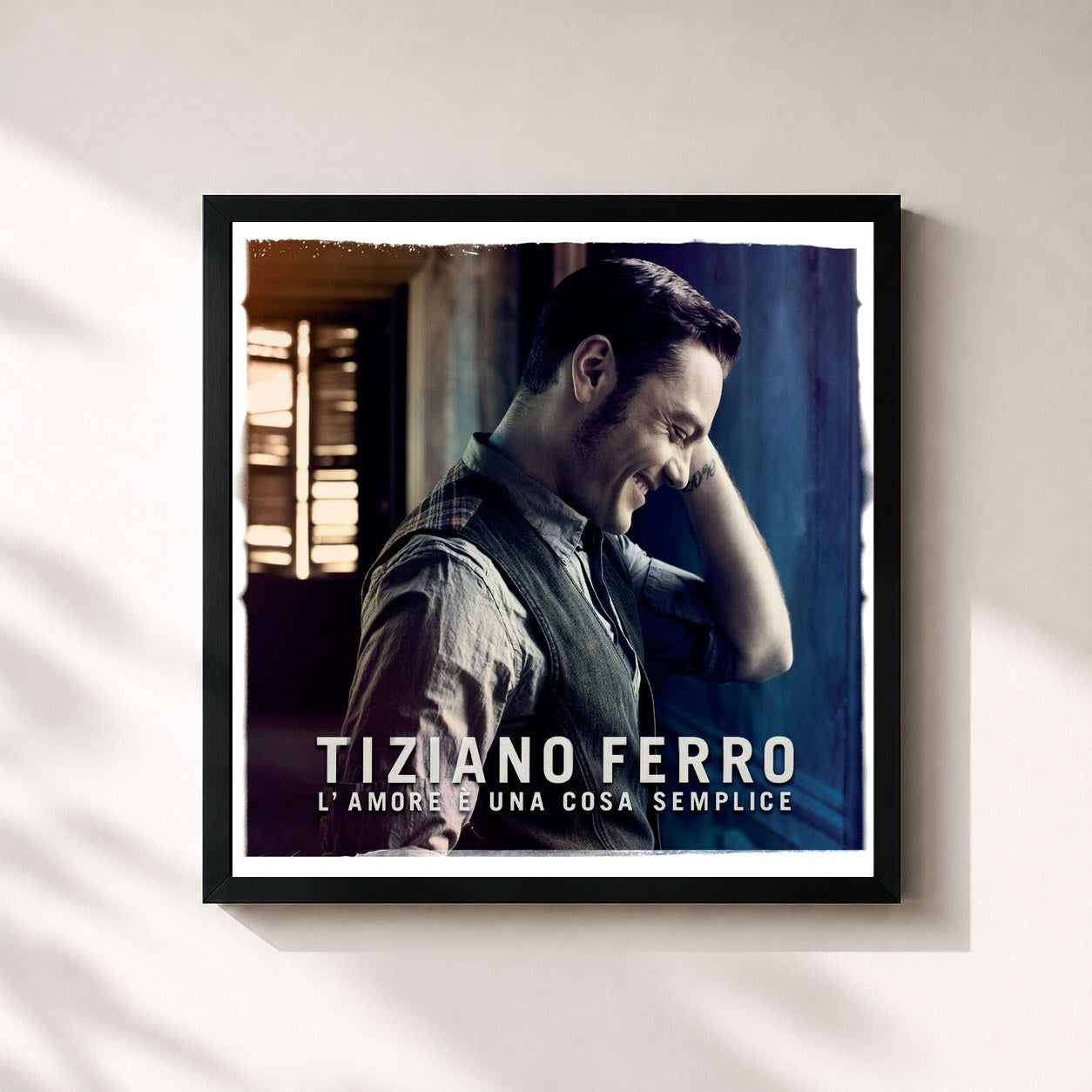 #noir Tableau carré de l'album L'Amore è Una Cosa Semplice de Tiziano Ferro, cadre noir 32x32 cm