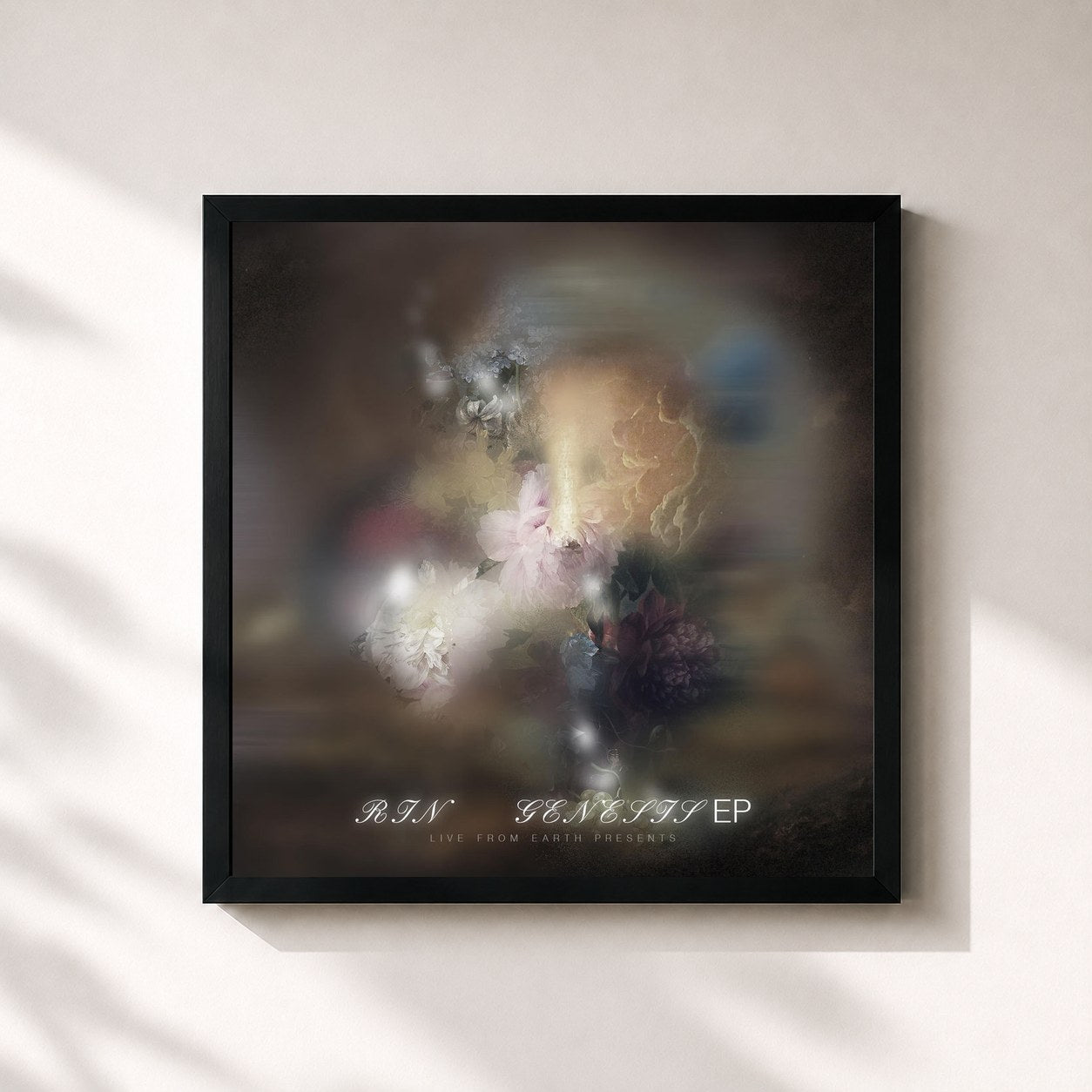 #noir Tableau carré de l'album Genesis EP de RIN, cadre noir 32x32 cm