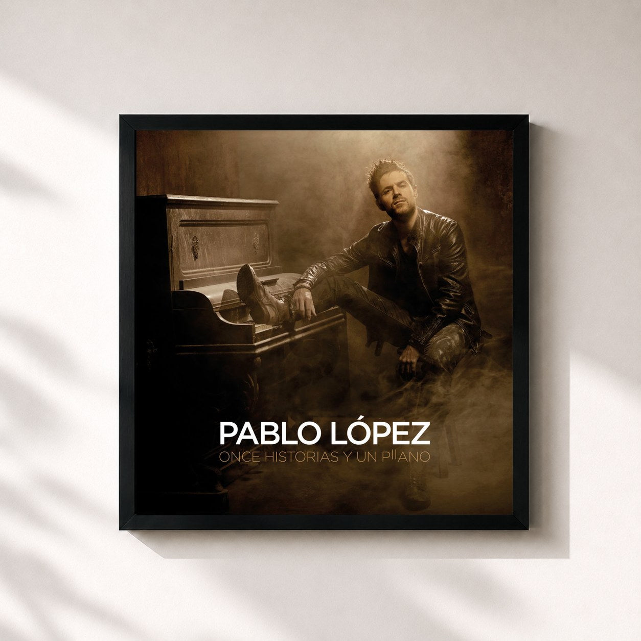 #noir Tableau carré de l'album Once Historias Y Un Piano de Pablo López, cadre noir 32x32 cm