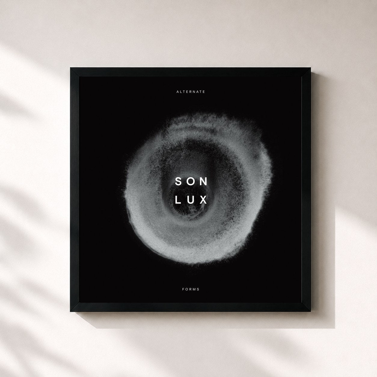 #noir Tableau carré de l'album Alternate Forms de Son Lux, cadre noir 32x32 cm