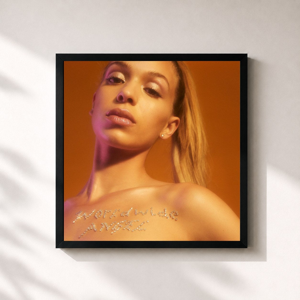 #noir Tableau carré de l'album Worldwide Angel de Bad Gyal, cadre noir 32x32 cm