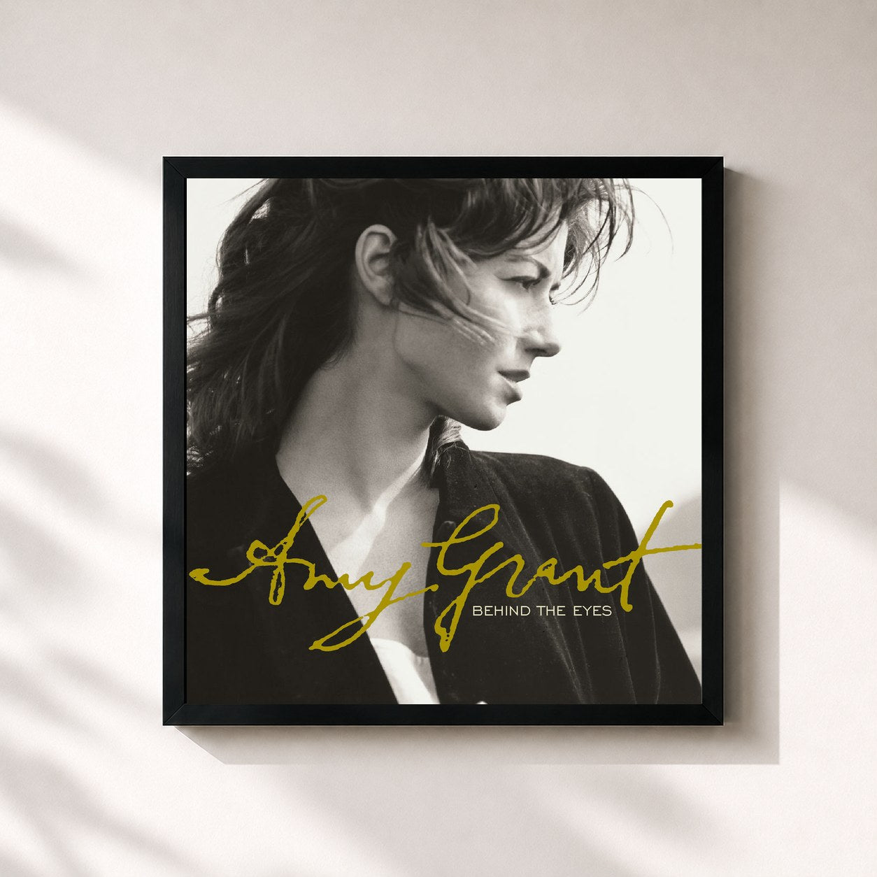 #noir Tableau carré de l'album Behind The Eyes (Remastered) de Amy Grant, cadre noir 32x32 cm