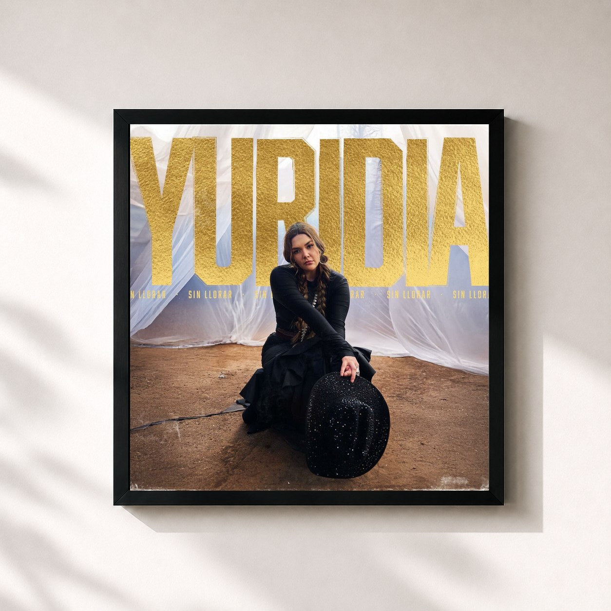 #noir Tableau carré de l'album Sin Llorar de Yuridia, cadre noir 32x32 cm