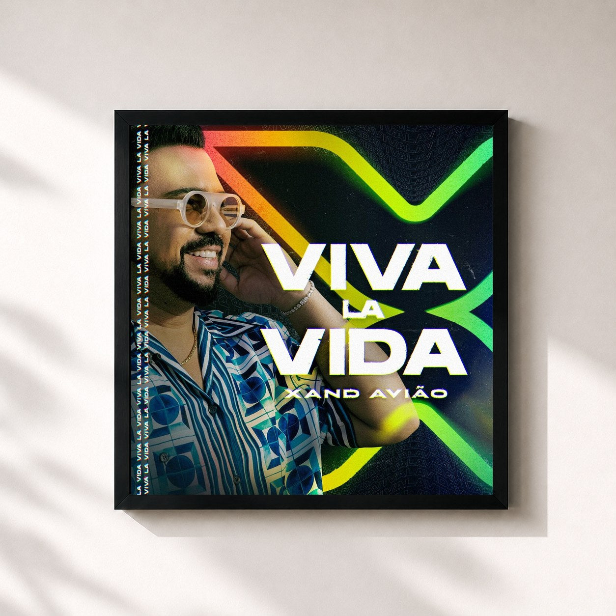 #noir Tableau carré de l'album Viva la Vida de Xand Avião, cadre noir 32x32 cm