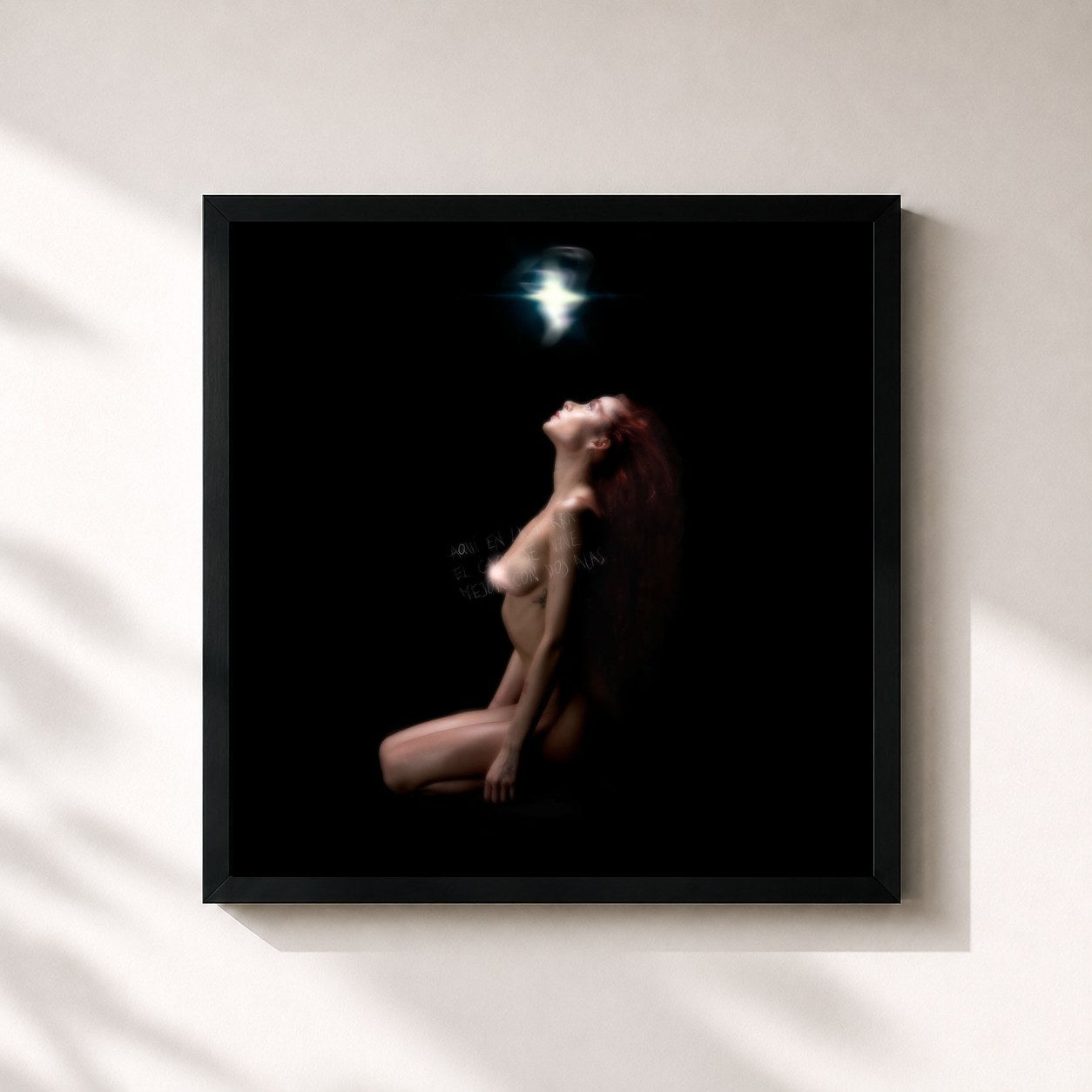 #noir Tableau carré de l'album ANASTASIA de Cami, cadre noir 32x32 cm
