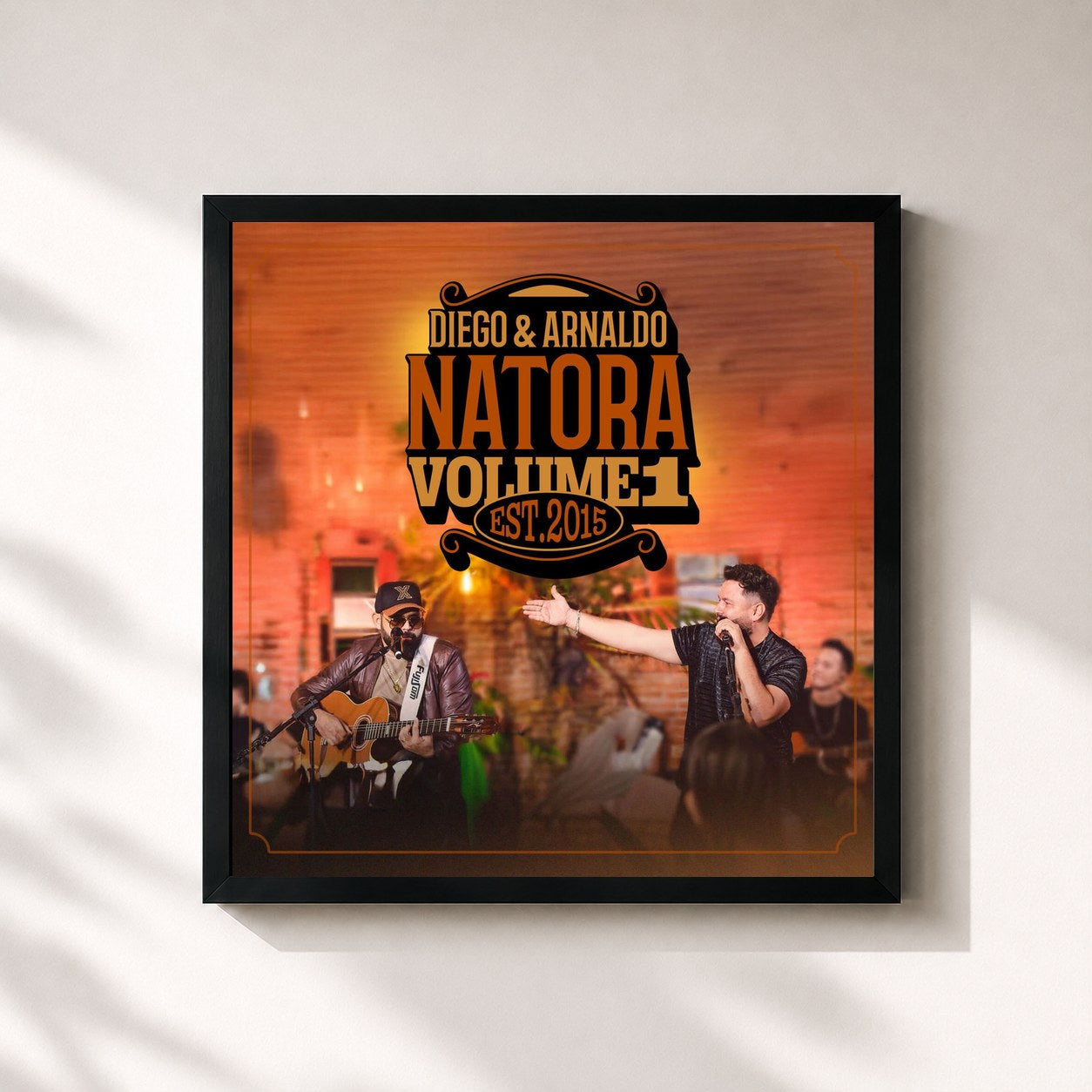 #noir Tableau carré de l'album NATORA VOL. 1 de Diego & Arnaldo, cadre noir 32x32 cm