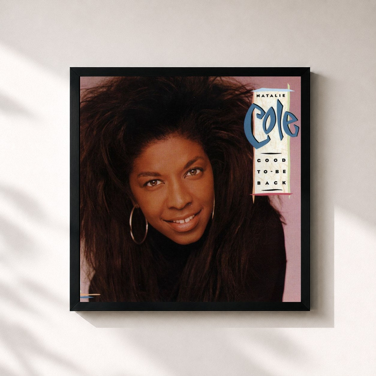 #noir Tableau carré de l'album Good To Be Back de Natalie Cole, cadre noir 32x32 cm