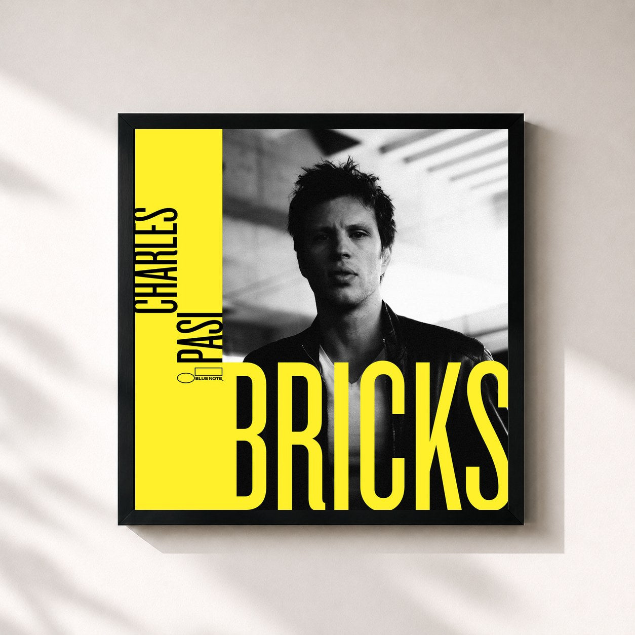 #noir Tableau carré de l'album Bricks de Charles Pasi, cadre noir 32x32 cm