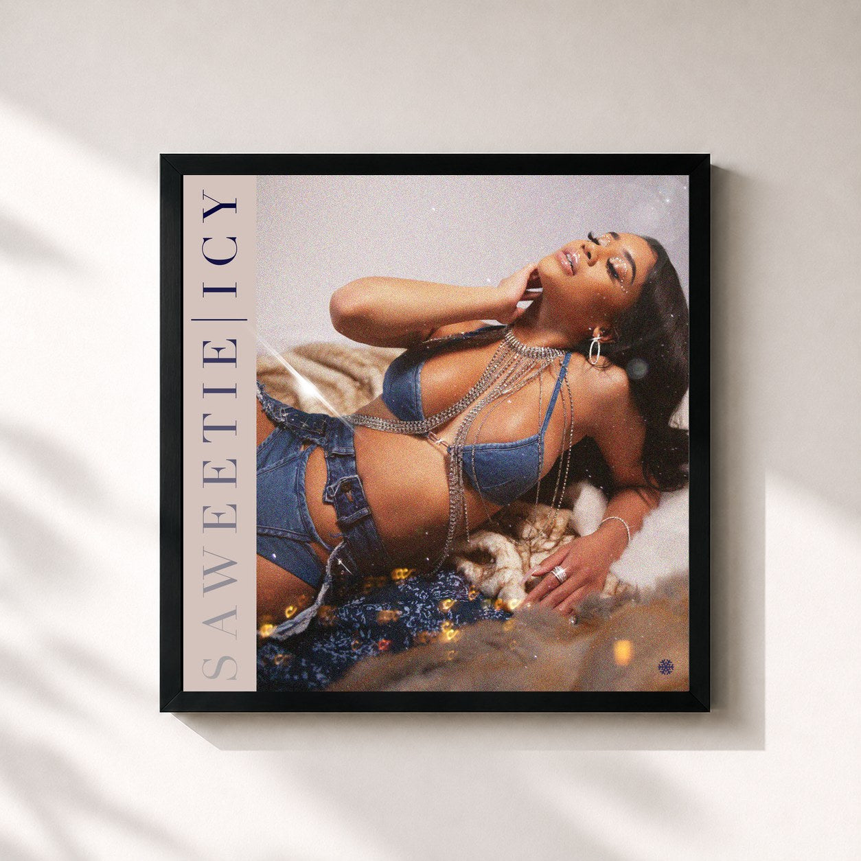 #noir Tableau carré de l'album ICY de Saweetie, cadre noir 32x32 cm