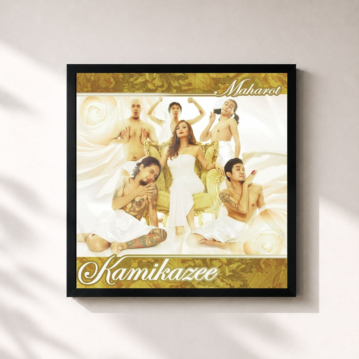 #noir Tableau carré de l'album Maharot de Kamikazee, cadre noir 32x32 cm