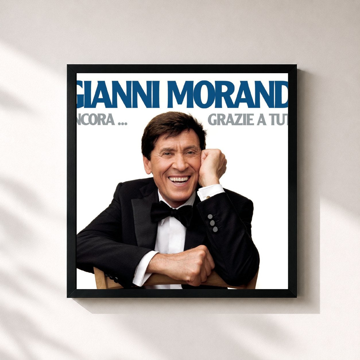 #noir Tableau carré de l'album Ancora...Grazie A Tutti de Gianni Morandi, cadre noir 32x32 cm