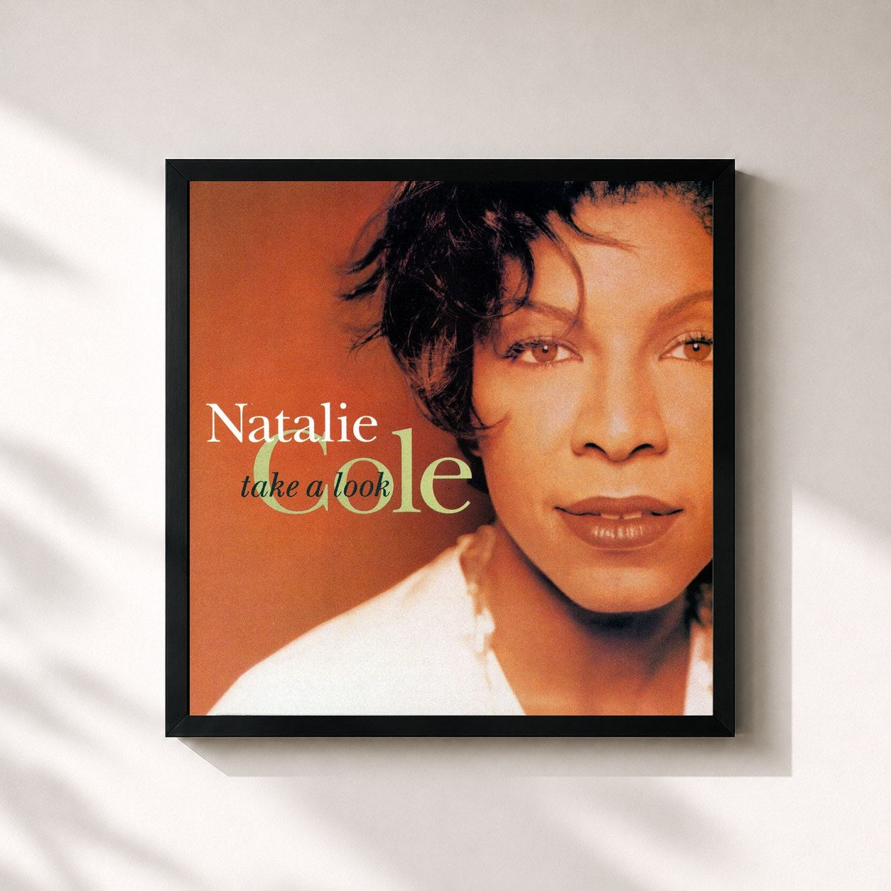 #noir Tableau carré de l'album Take A Look de Natalie Cole, cadre noir 32x32 cm