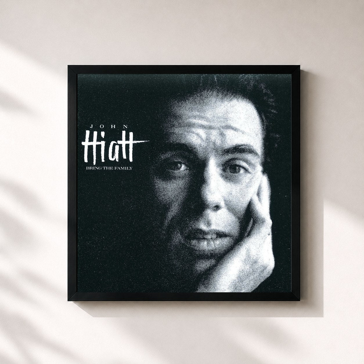 #noir Tableau carré de l'album Bring The Family de John Hiatt, cadre noir 32x32 cm