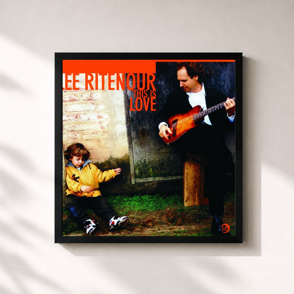 #noir Tableau carré de l'album This Is Love de Lee Ritenour, cadre noir 32x32 cm