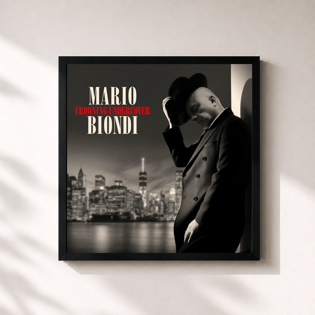 #noir Tableau carré de l'album Crooning Undercover de Mario Biondi, cadre noir 32x32 cm