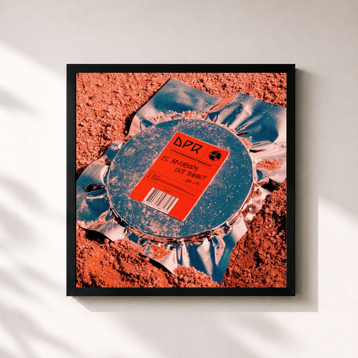 #noir Tableau carré de l'album IS ANYBODY OUT THERE? de DPR Live, cadre noir 32x32 cm