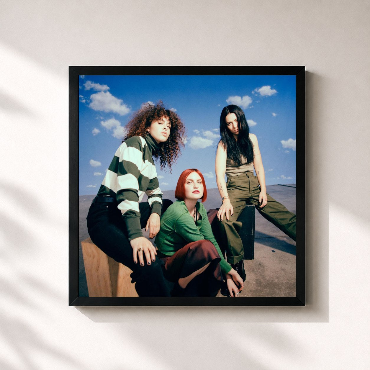 #noir Tableau carré de l'album Saves The World de MUNA, cadre noir 32x32 cm