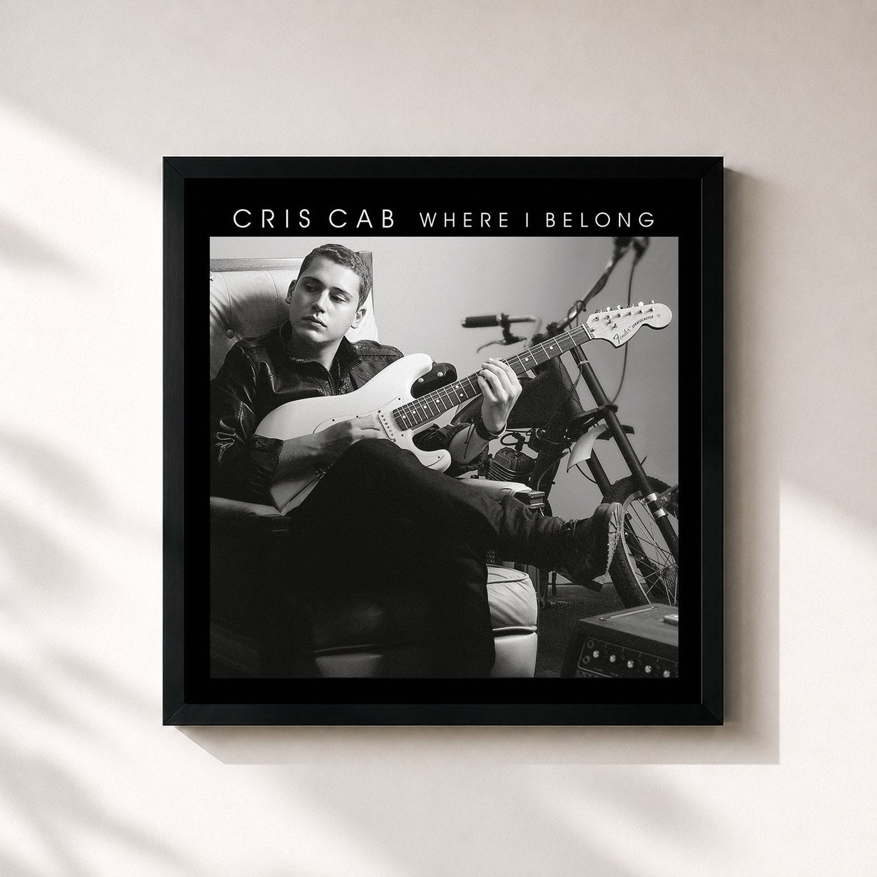 #noir Tableau carré de l'album Where I Belong de Cris Cab, cadre noir 32x32 cm