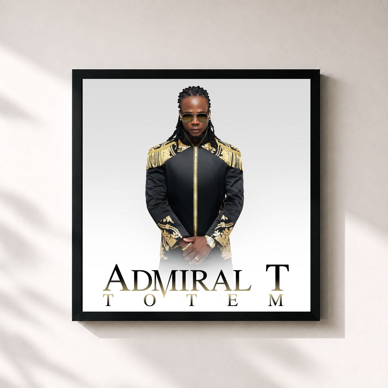 #noir Tableau carré de l'album Totem de Admiral T, cadre noir 32x32 cm