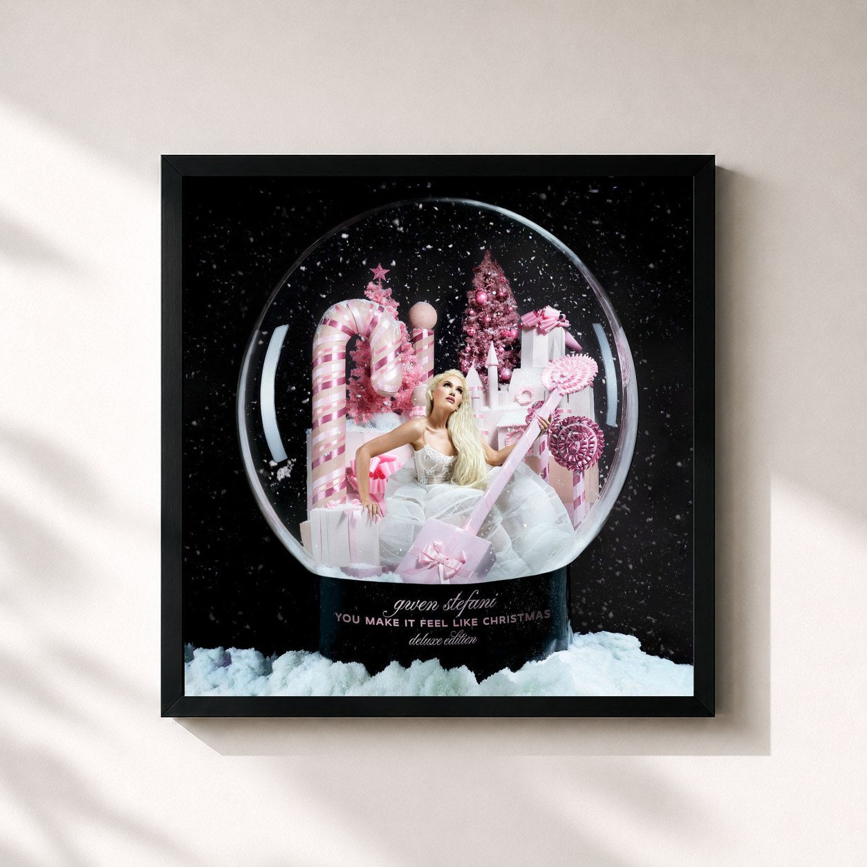 #noir Tableau carré de l'album You Make It Feel Like Christmas (Deluxe Edition – 2025) de Gwen Stefani, cadre noir 32x32 cm