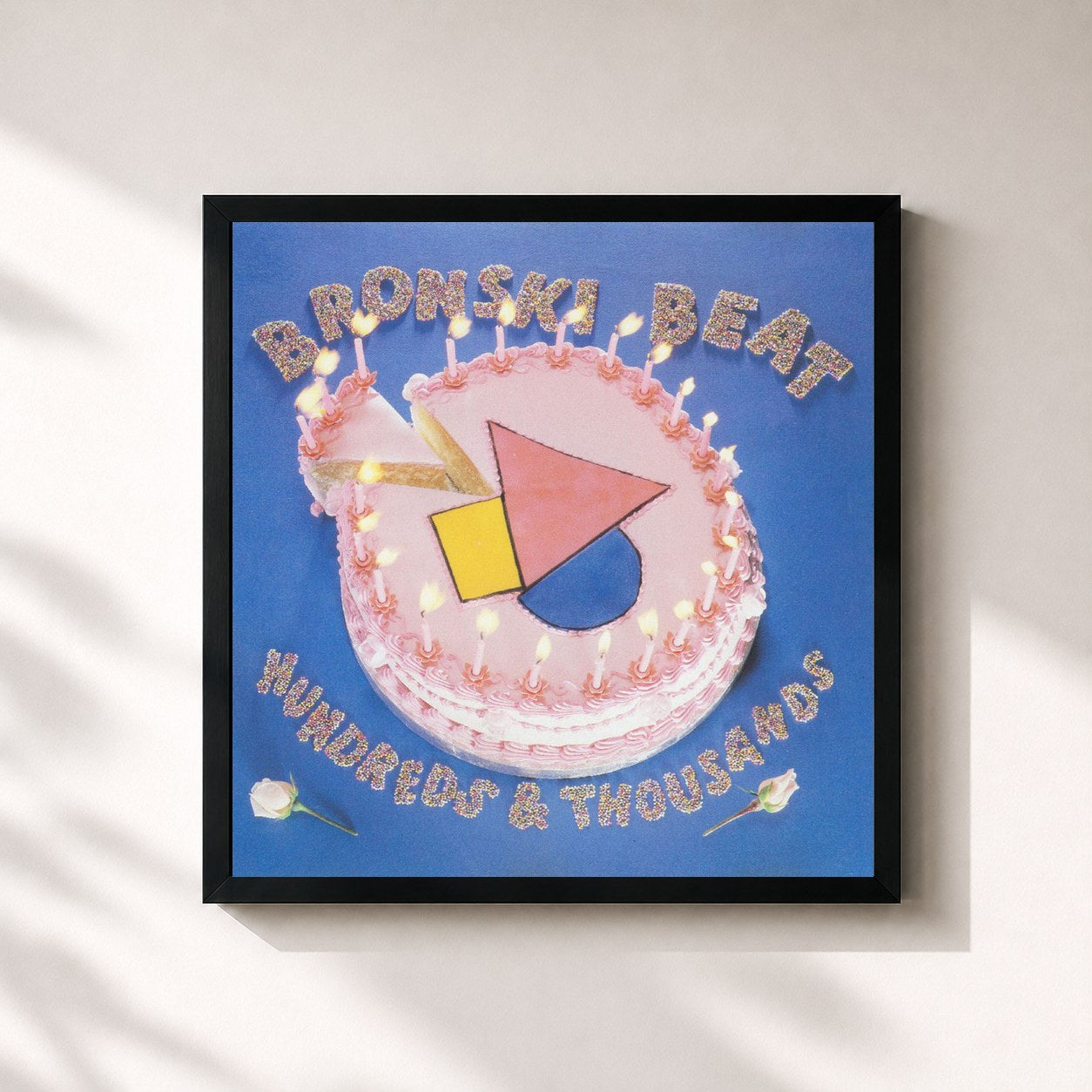 #noir Tableau carré de l'album Hundreds and Thousands de Bronski Beat, cadre noir 32x32 cm