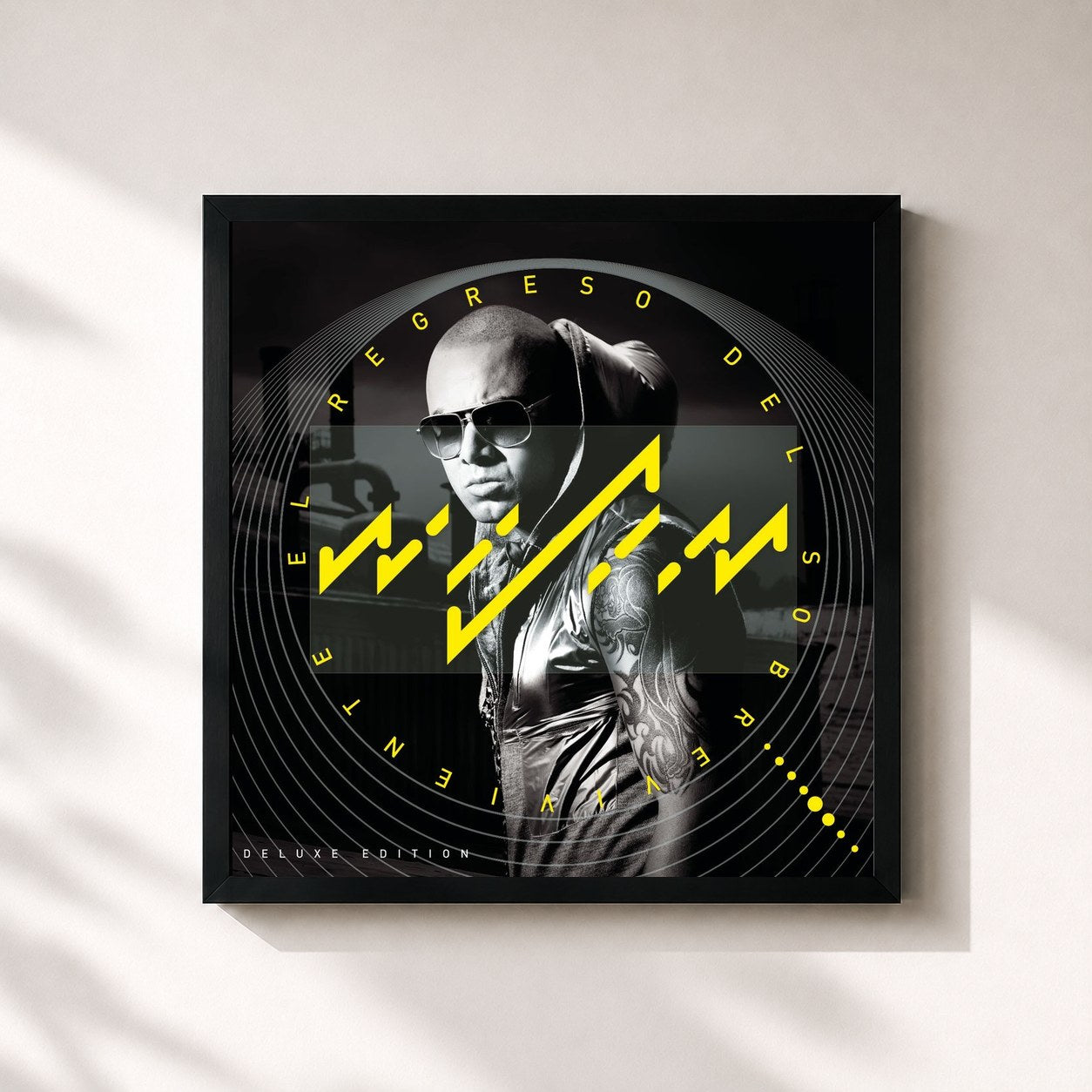 #noir Tableau carré de l'album El Regreso del Sobreviviente (Deluxe Edition) de Wisin, cadre noir 32x32 cm