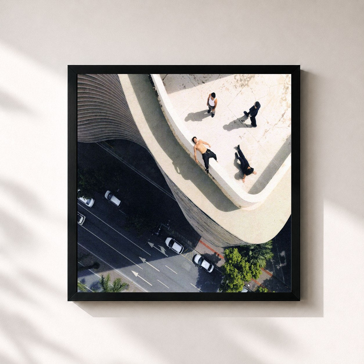 #noir Tableau carré de l'album As Cores, as Curvas e as Dores do Mundo de Lagum, cadre noir 32x32 cm