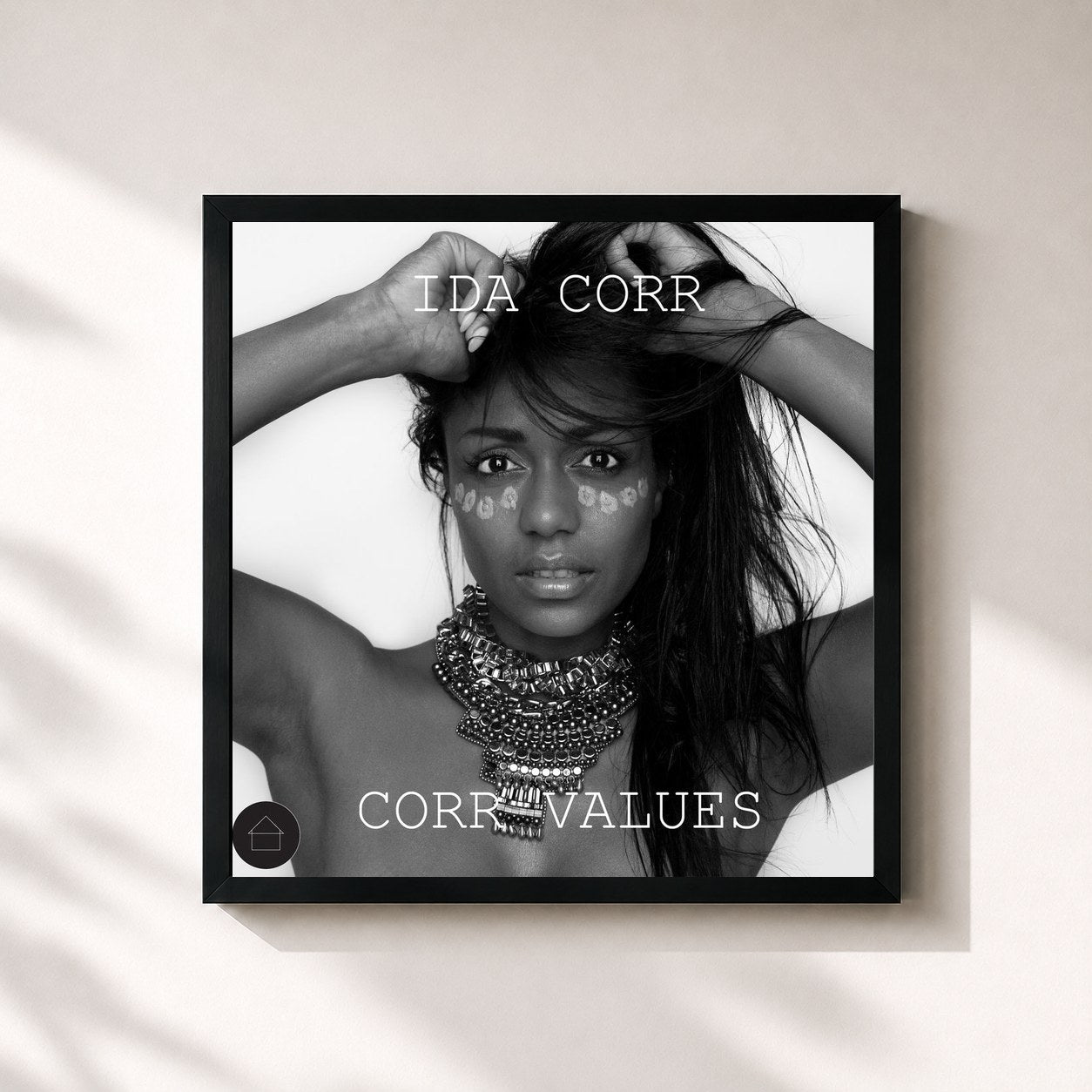 #noir Tableau carré de l'album Corr Values de Ida Corr, cadre noir 32x32 cm
