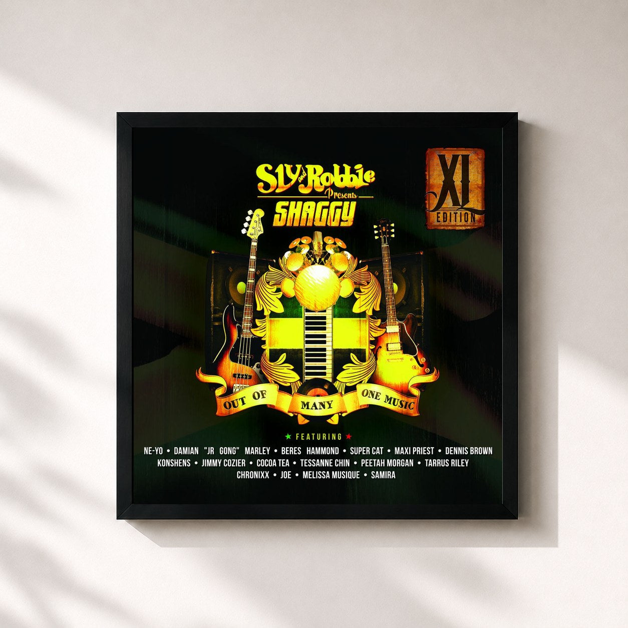 #noir Tableau carré de l'album Out of Many, One Music (XL Edition) de Shaggy, cadre noir 32x32 cm