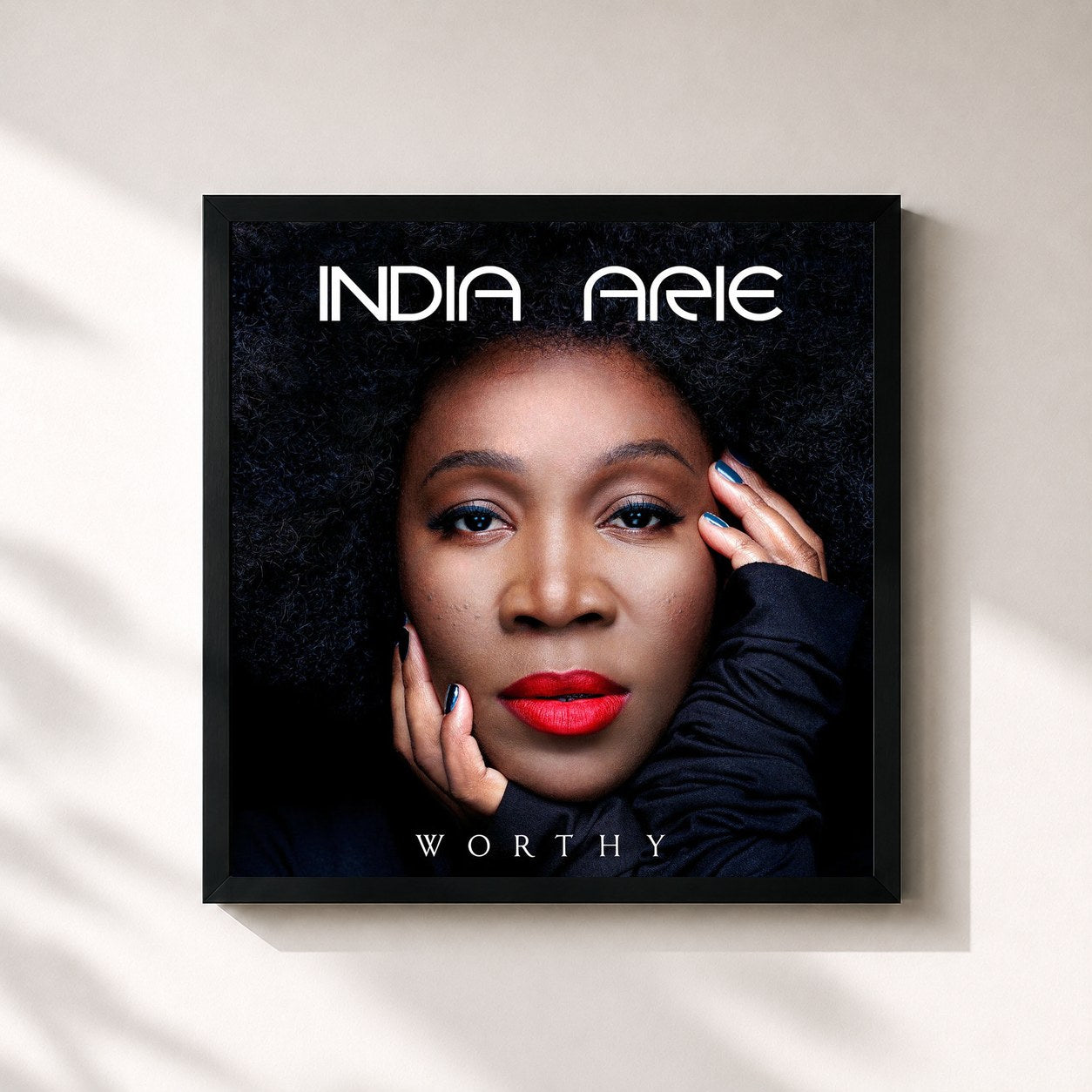 #noir Tableau carré de l'album Worthy de India.Arie, cadre noir 32x32 cm